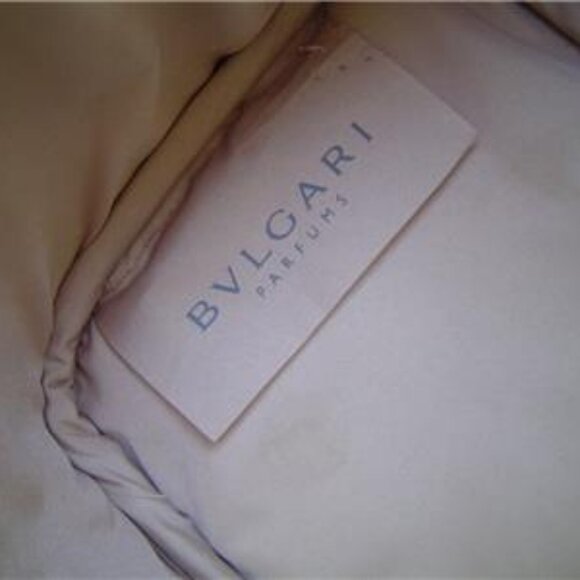 NEW AUTHENTIC BVLGARI PARFUMS GOLD SMALL TRAVEL VANITY CASE NWOT'S - Picture 9 of 10